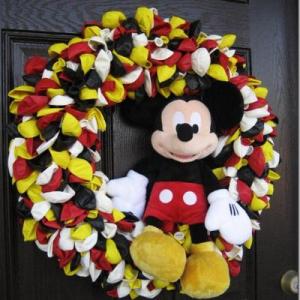 mickey-mouse-party-wreath